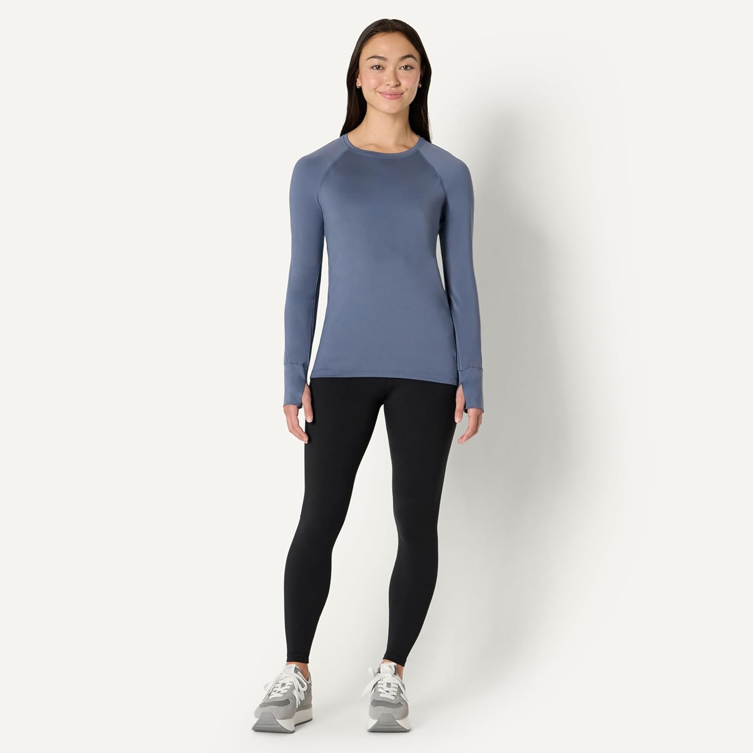 Thumbnail 4 de Amazon Essentials Damen leichtes, schnelltrocknendes Langarmshirt aus Funktionsstretch (auch in Plus Size)