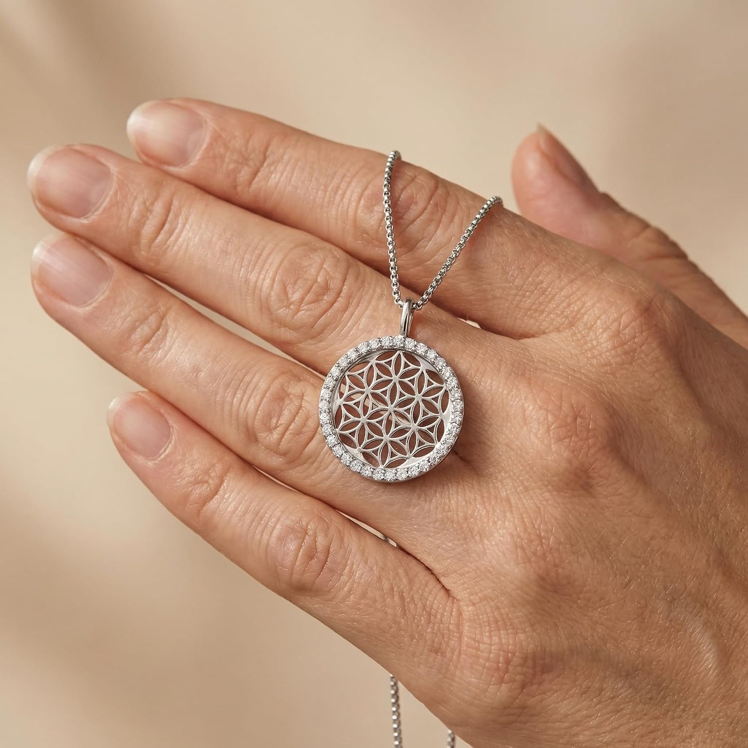 Detalle de Engelsrufer Damen Halskette aus Sterling Silber mit Lebensblume Anhänger – Zirkonia, verstellbar, nickelfrei