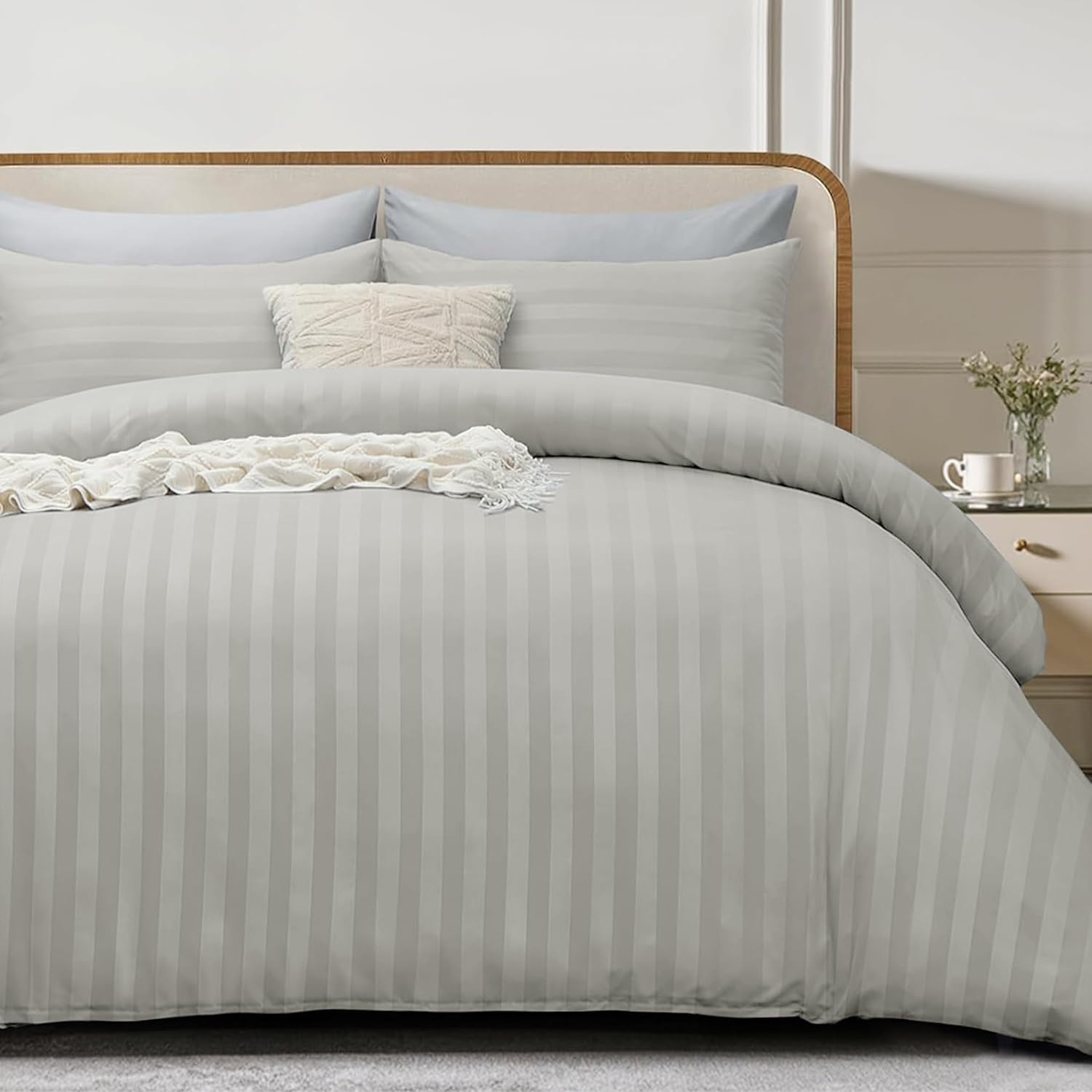 Thumbnail 1 de My home store Silver Super King Duvet Cover Set 4 Pcs Satin Stripe – a practical, easy-care bedding upgrade