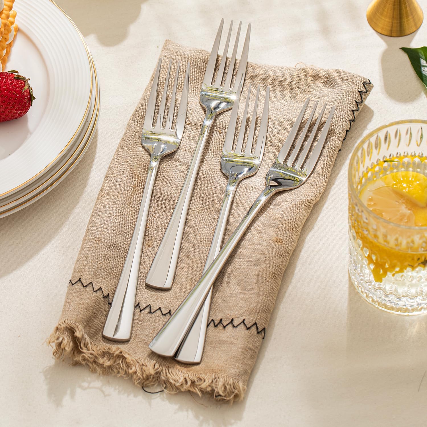 Detalle de KINGSTONE 12-Piece Dinner Forks Set in 18/10 Stainless Steel