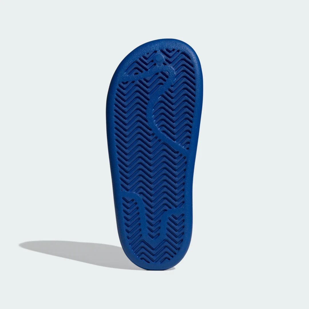 Thumbnail 2 de Adilette 00s de Adidas: chancla azul para uso casual y cómodo