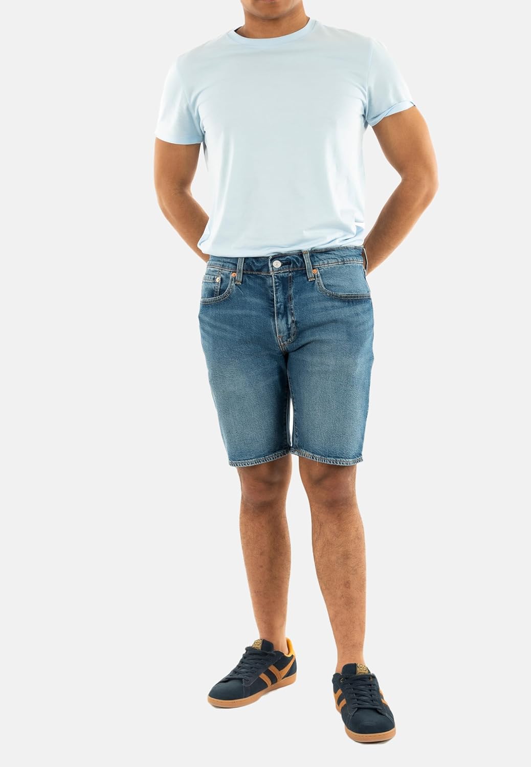 Detalle de Levi's 405 Standard Short en denim pour homme — coupe droite, style intemporel