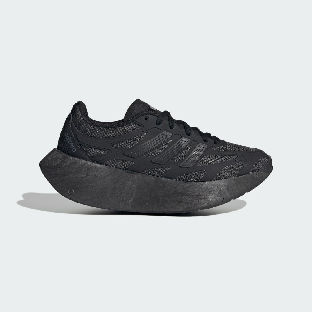Detalle de Adidas Adizero Aruku infantil — zapatilla en color negro, pensado para pequeños exploradores