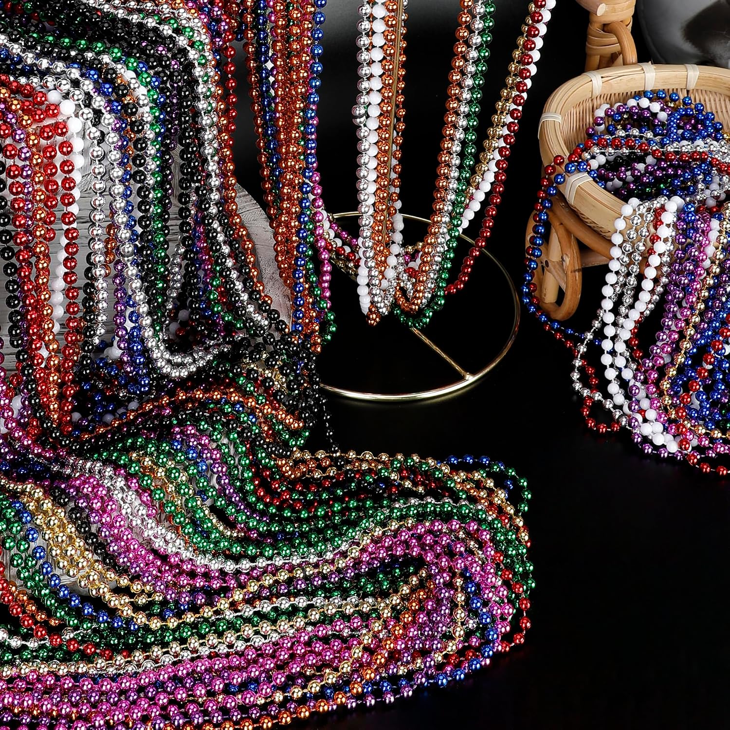 Detalle de EOBOH 100PCS Mardi Gras Beads: Colorful 33" Beads Necklace Party Favors