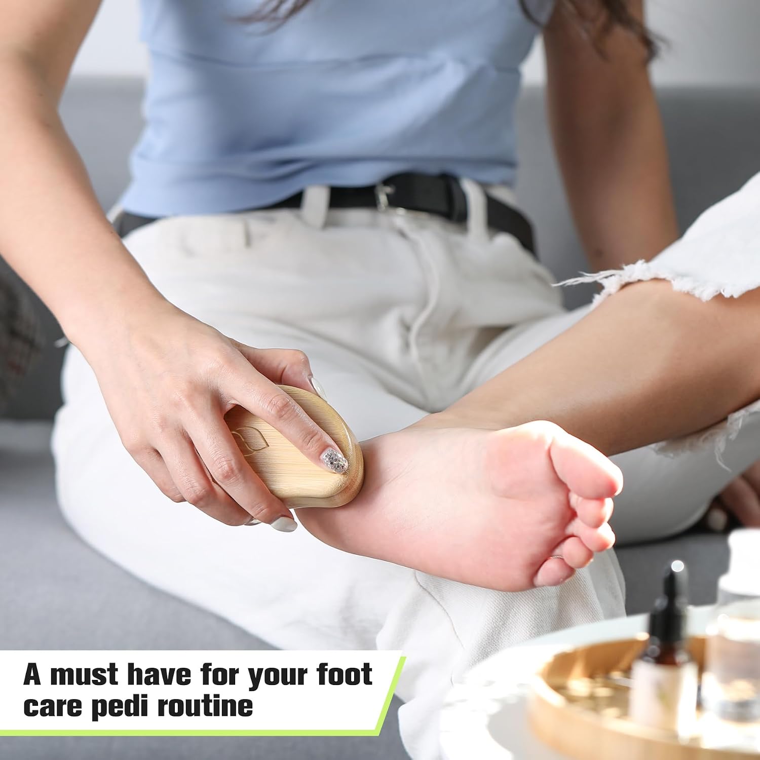 Detalle de FERYES Glass Foot File Callus Remover with Bamboo Handle – Nano Crystal Foot Scrubber for Silky, Smooth Feet