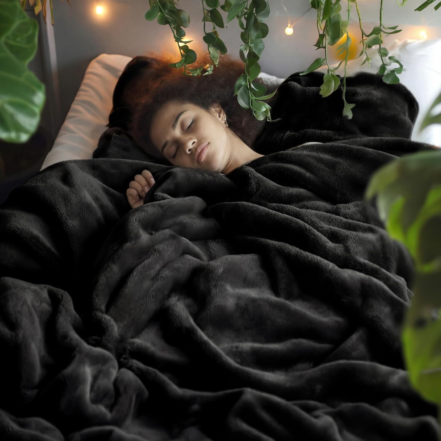 Detalle de Bedsure 280 GSM Fleece Throw Blanket, Black, 84 × 90