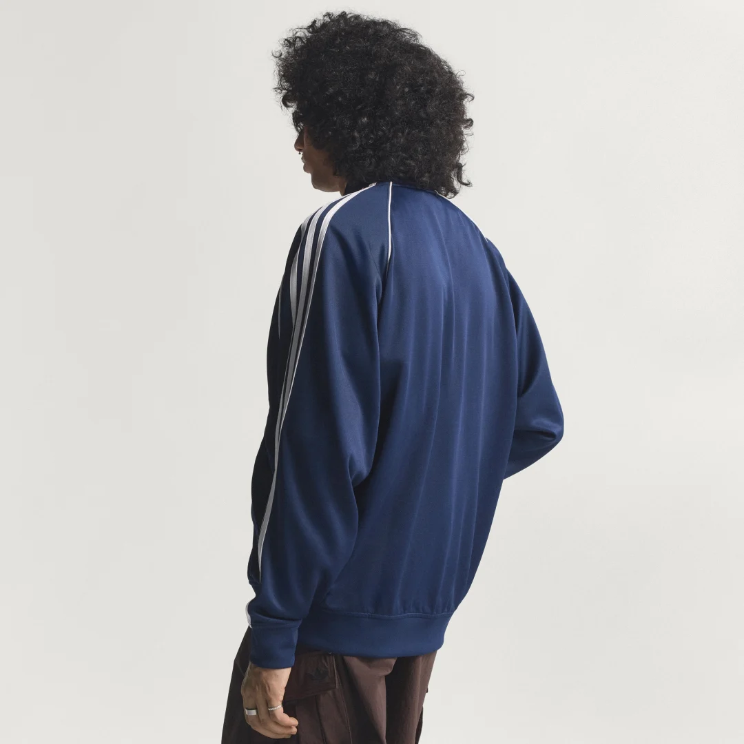 Detalle 2 de Adidas Chaqueta Deportiva Holgada SST Adicolor Classics – Azul