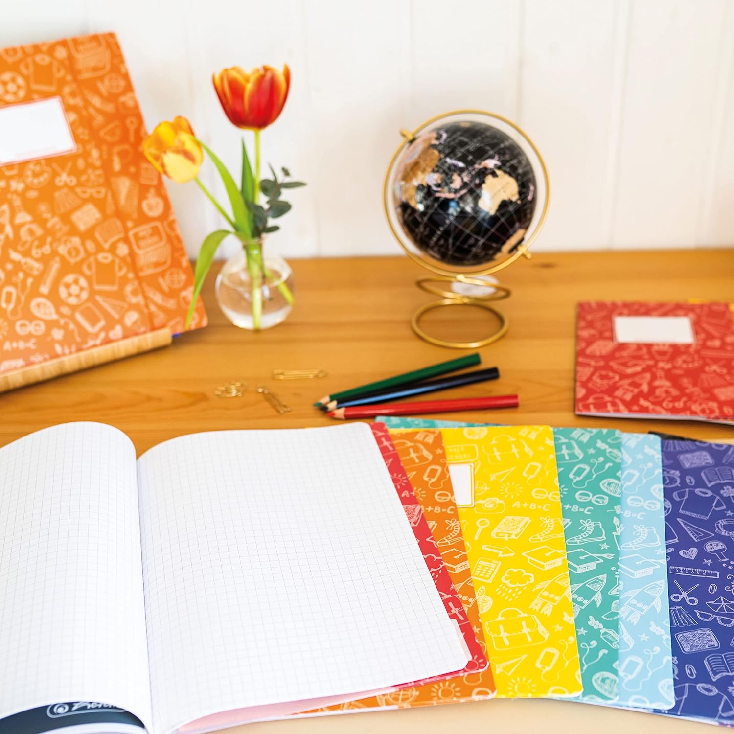 Detalle de Papierdrachen Heftumschläge DIN A4 mit Scribble-Motiven, 8 Stück – Set Nummer 6
