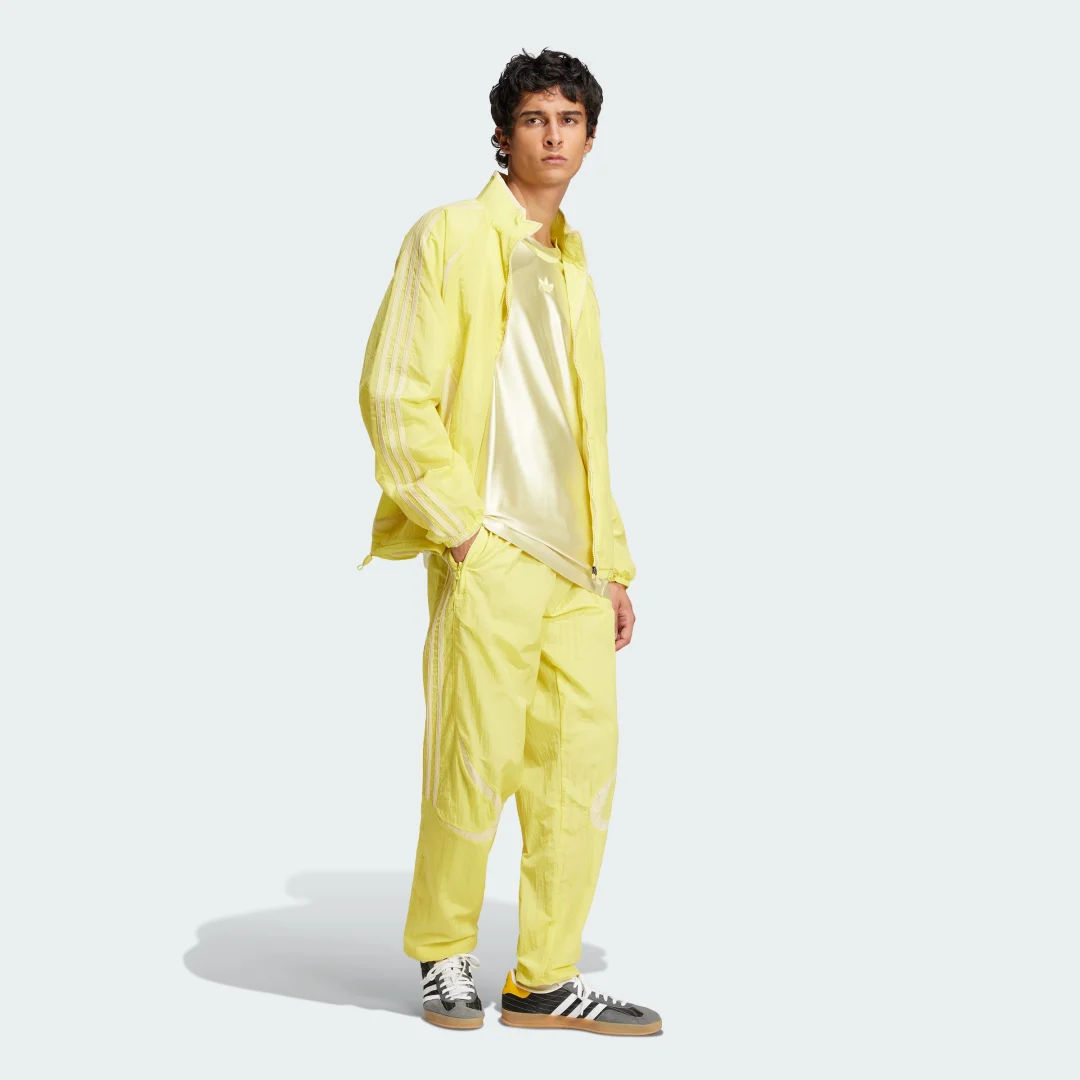Thumbnail 2 de Pantalón Adicolor 2000s Woven de Adidas: evolución urbana en amarillo