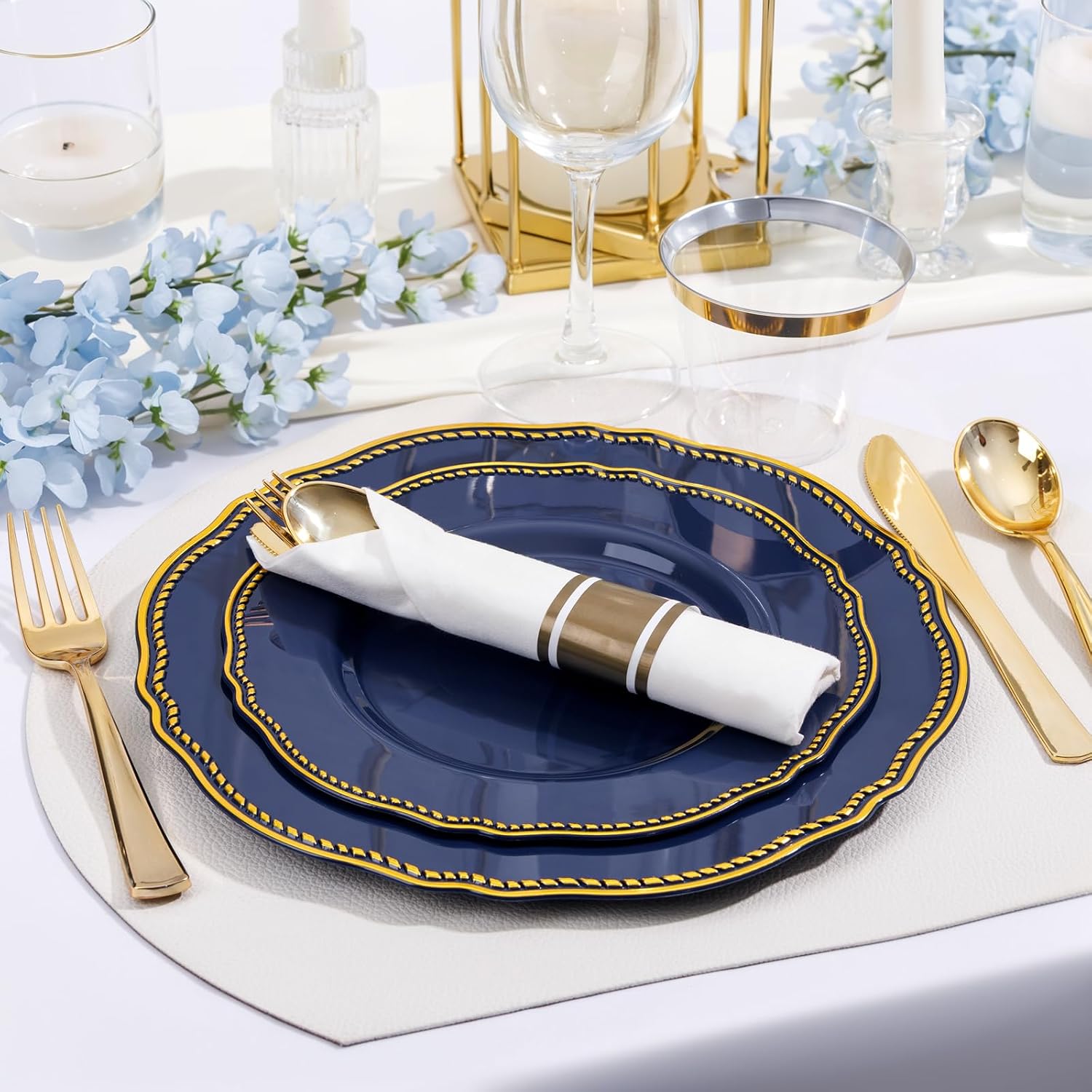 Detalle de Hioasis 350pcs Blue and Gold Plastic Plates Set for Weddings and Events