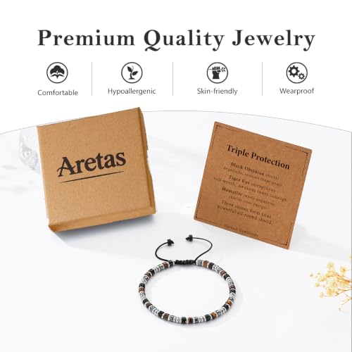 Detalle de Aretas beaded bracelet with hematite