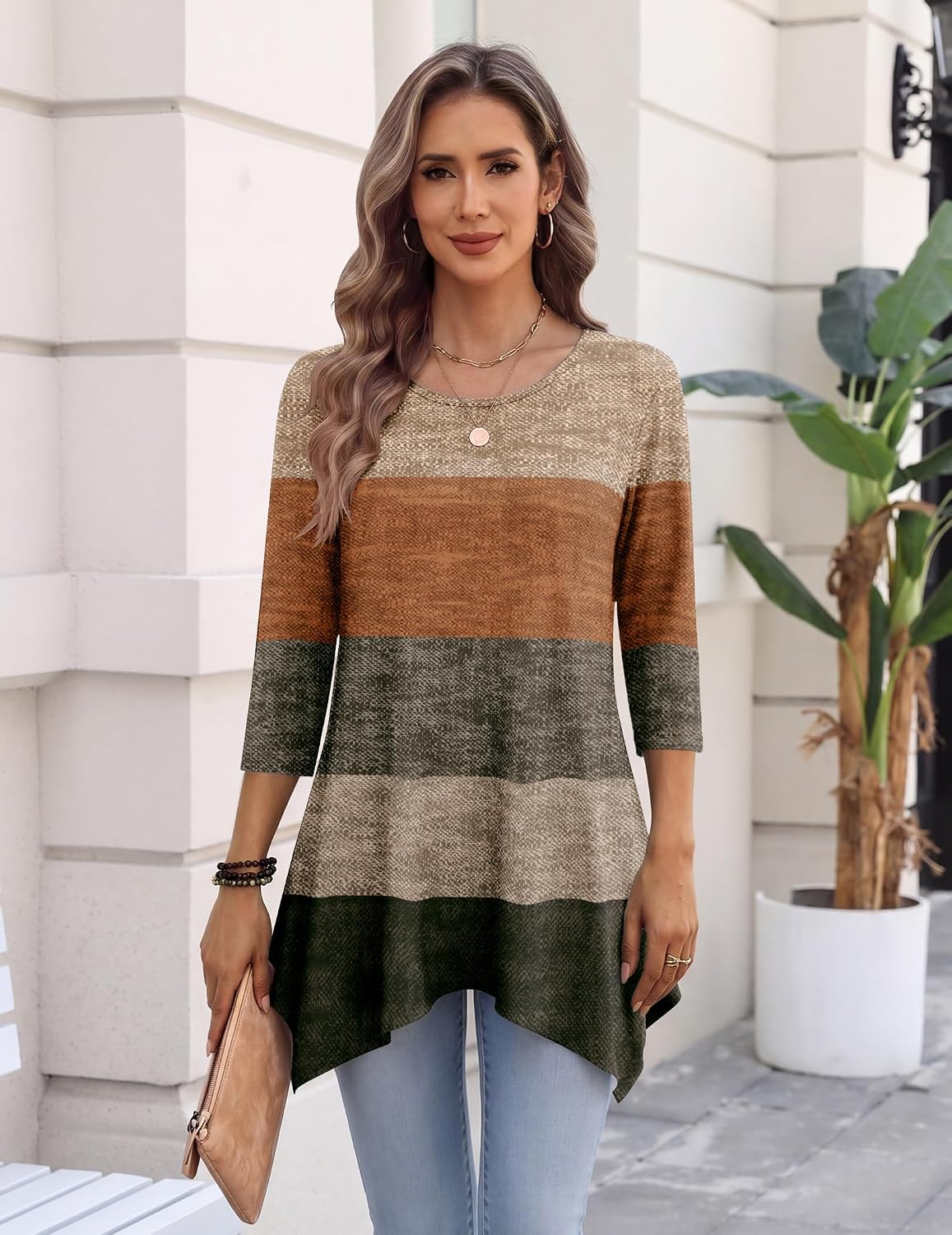 Detalle 2 de Zeagoo 3/4-Sleeve Plus-Size Tunic Top with Crew Neck and Asymmetrical Hem