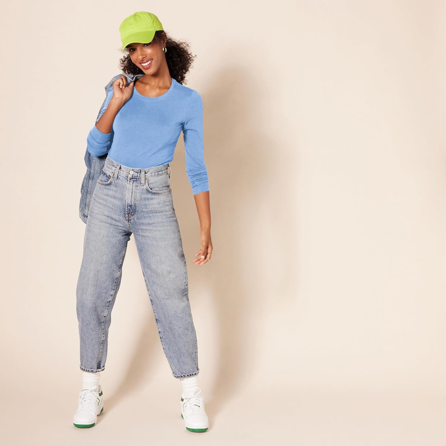 Thumbnail 3 de Amazon Essentials Damen Regular-Fit Langarm-T-Shirt mit Rundhalsausschnitt (Baumwoll-Modal-Mix, in Übergrößen)