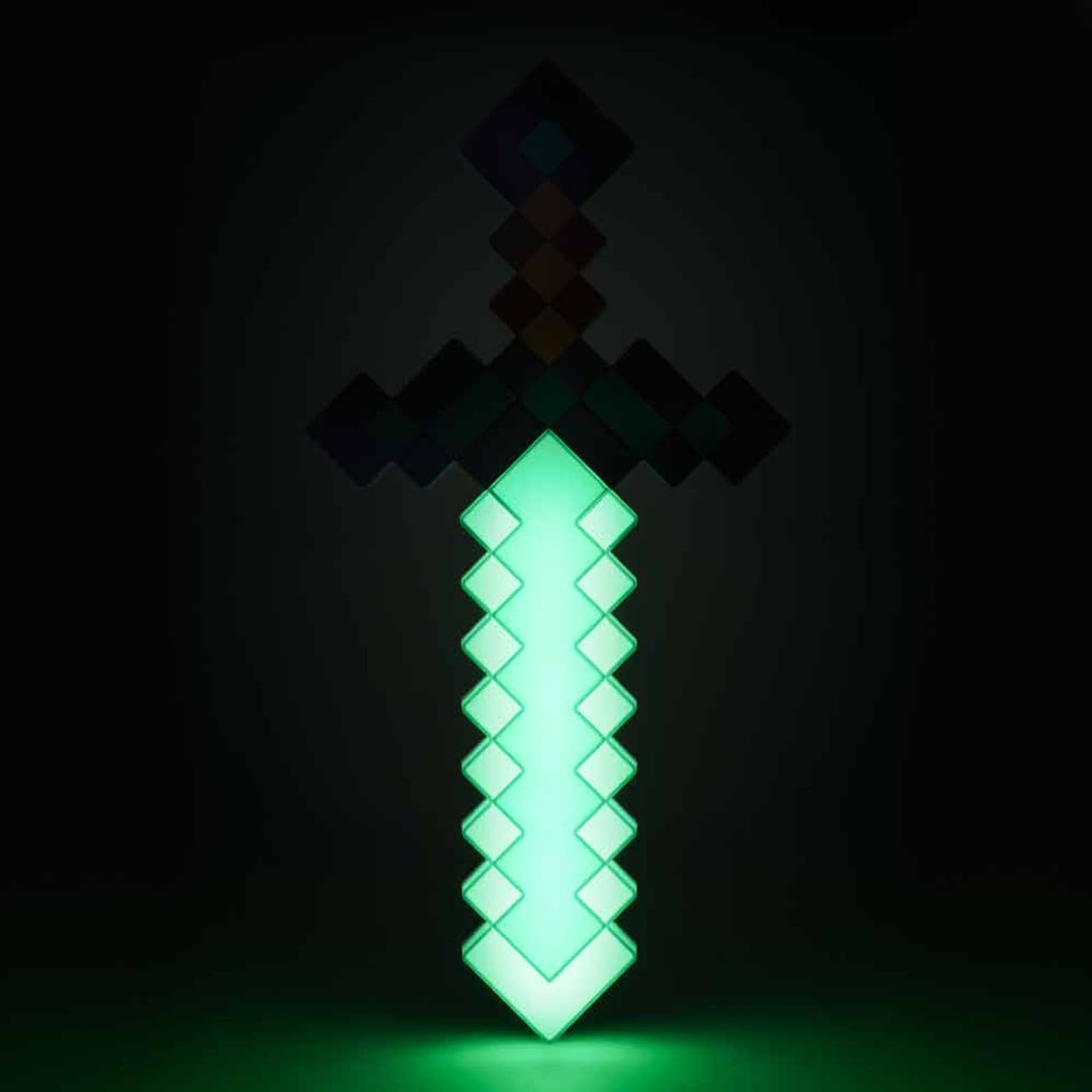Thumbnail 5 de Minecraft Diamantschwert Licht – Offiziell lizenziertes Merchandise, 40 cm, 3 Lichtmodi mit Sound-Reaktion