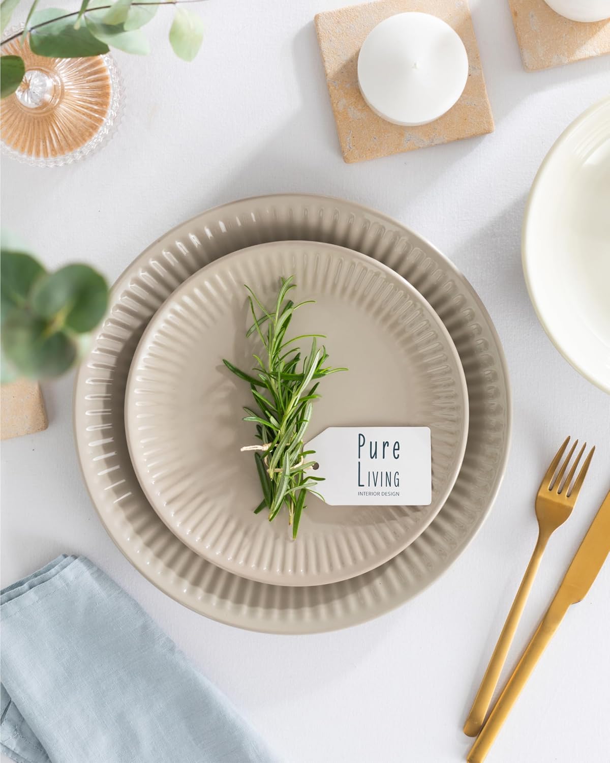 Detalle 2 de HYGGE 16-Piece Stoneware Dinnerware Set for 4 | Elegant Scandi Ribbed Design in Light Brown