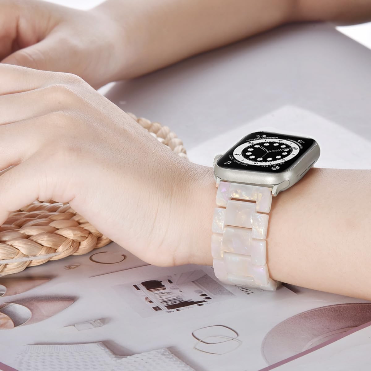 Thumbnail 2 de V.R.HOPE Modern Resin Strap for Apple Watch (40–42mm, 38–41mm) – Fluorescent White / Starlight