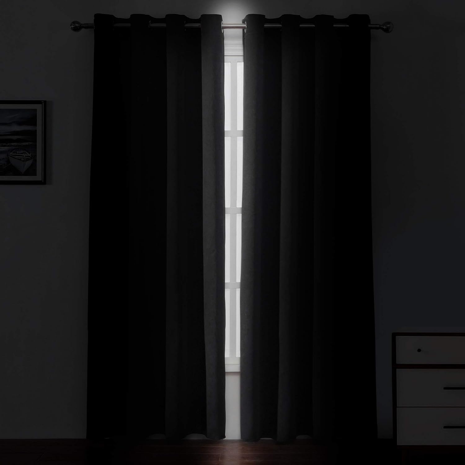 Detalle de LEMOMO Blackout Curtains, 52 x 84-Inch Black Polyester Panels, Set of 2