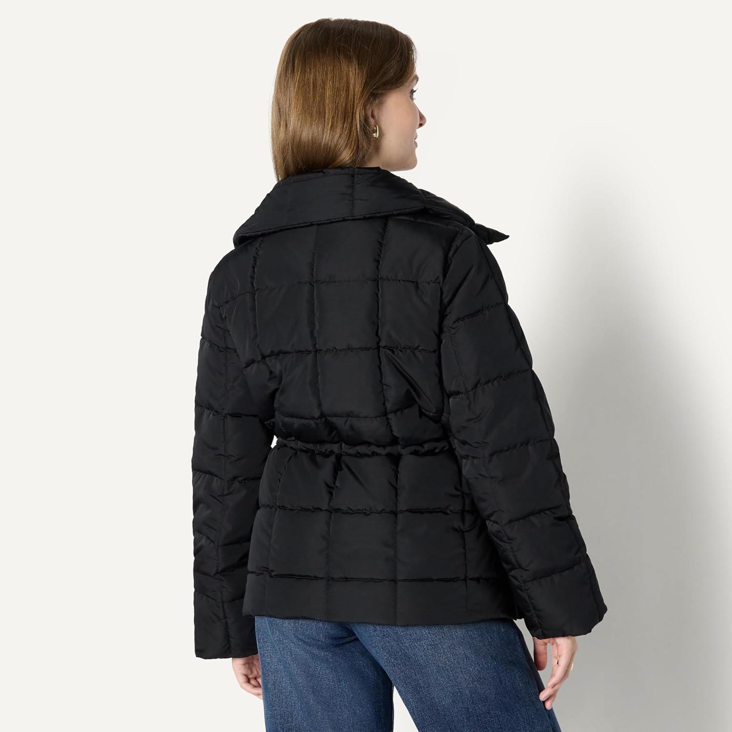 Detalle de Amazon Essentials Damen Karierte Oversize-Steppjacke mit Puffärmeln