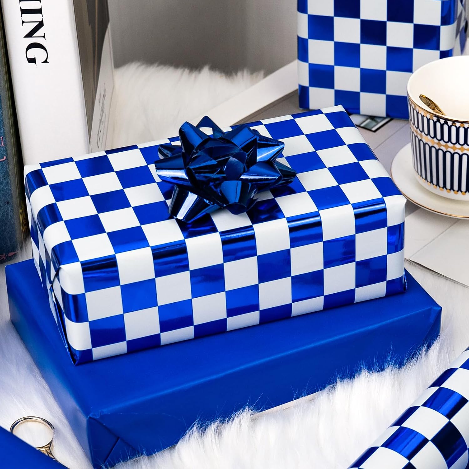 Detalle de MAYPLUSS Gift Wrapping Paper Roll, 17 Inch x 16.5 Feet