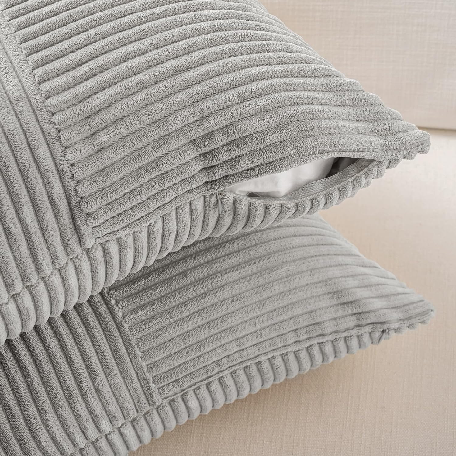 Thumbnail 3 de FDTERN 2er Set Hellgrau Kordsamt Kissenbezug 30x60 cm – weiche, elegante Dekokissenhüllen für Sofa, Schlafzimmer & Balkon