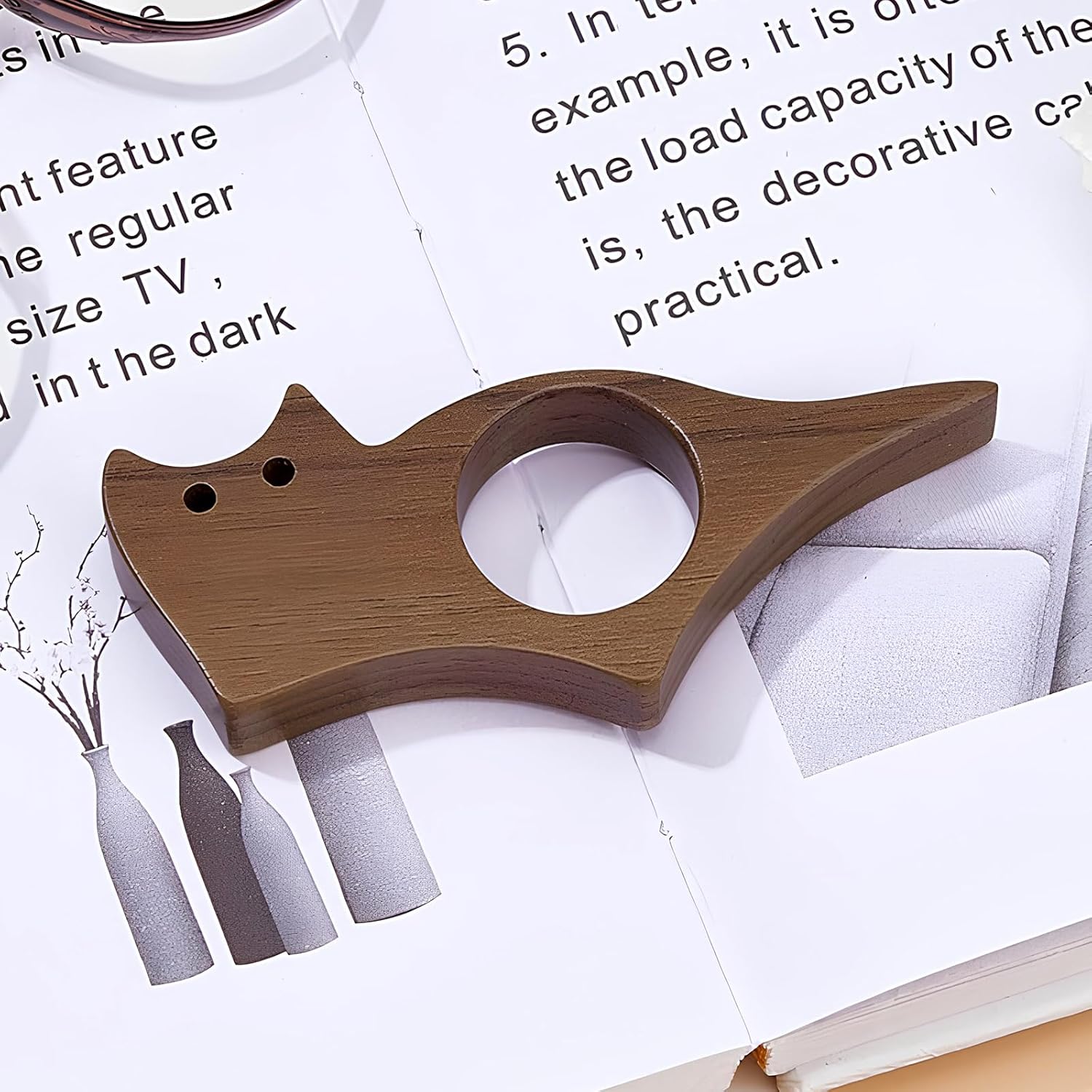 Detalle de THETAG Katze Buchseitenhalter aus Holz – Book Page Holder mit Daumenloch