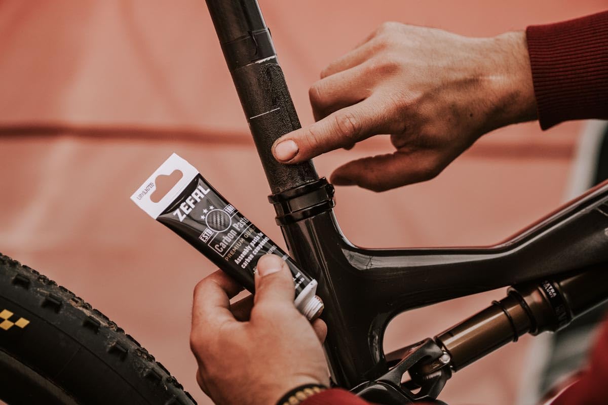 Detalle de ZEFAL Pack Maintenance Pro II : Graisse vélo et pâtes de montage Carbon et Cuivre — Fabriqués en France
