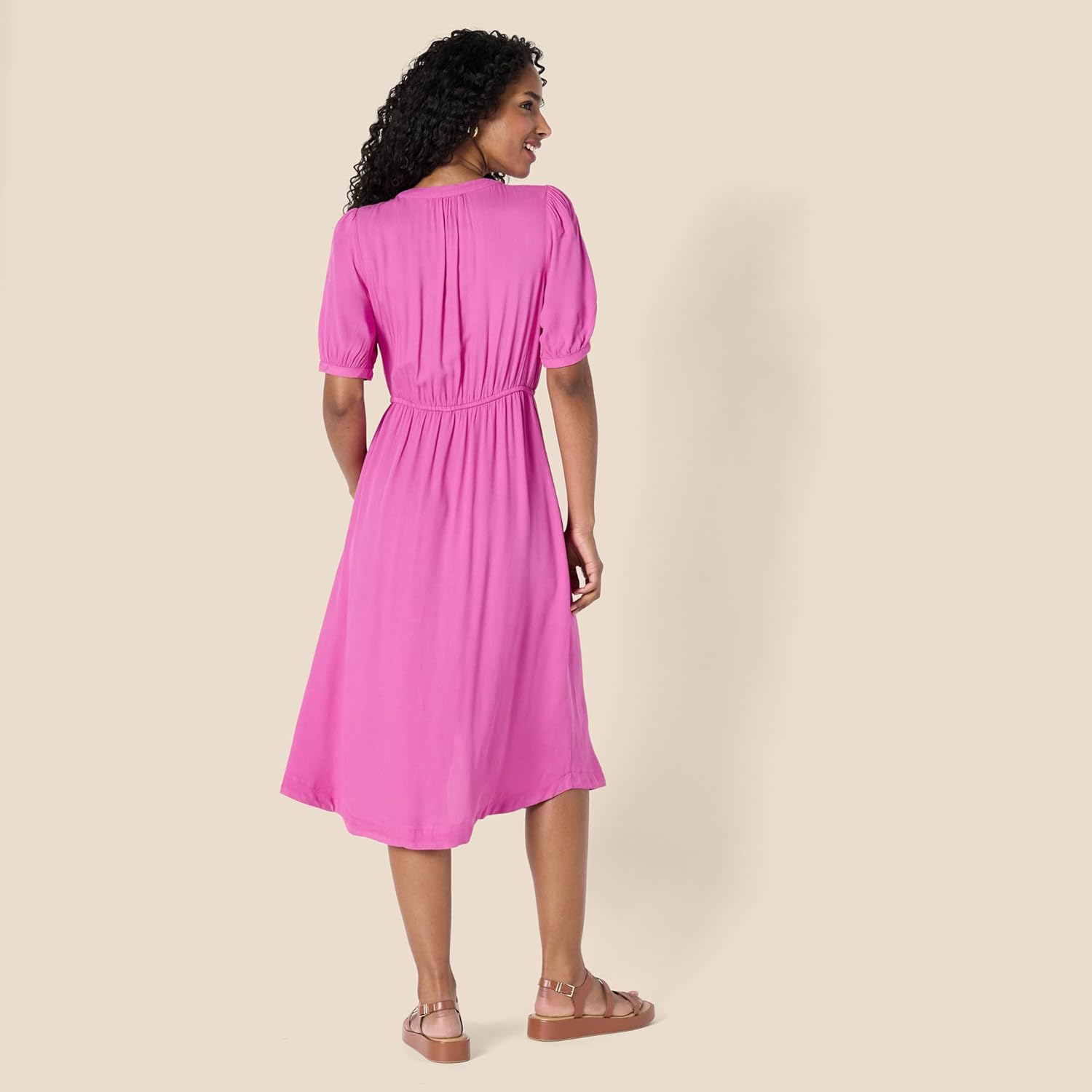 Thumbnail 2 de Amazon Essentials Damen Tailliertes Midikleid in A-Linie mit Halben Ärmeln und Ausgestelltem Rockteil mit Taschen