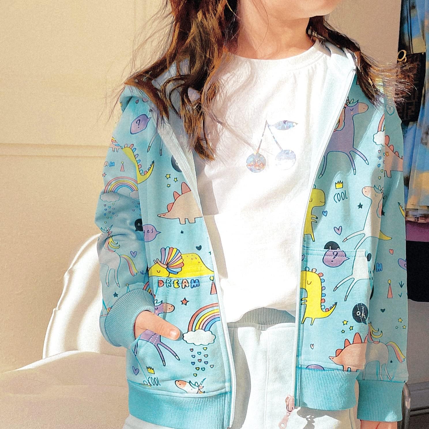 Detalle 2 de EULLA Kids Zip-Up Hooded Coat Hoodie with Unicorn & Dinosaur Print (1–7 years)