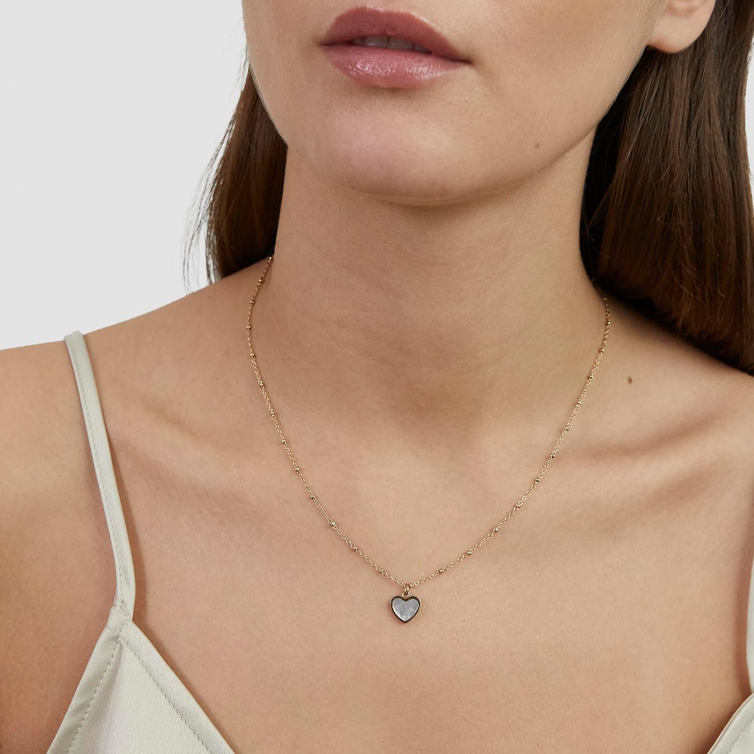 Detalle 2 de s.Oliver Damen Schmuck – Halskette mit Perlmutt-Herz Anhänger aus Edelstahl, 450 mm, ideal als Geschenk