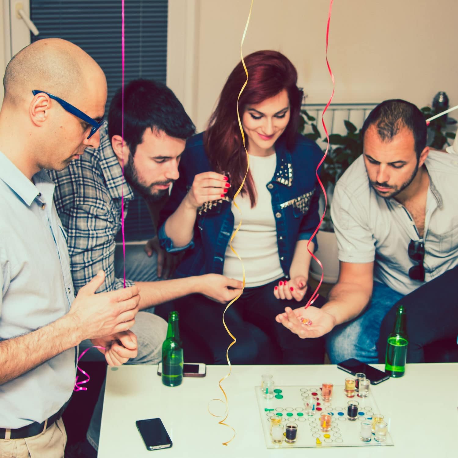 Thumbnail 3 de Jeu de Ludo pour adultes GOODS+GADGETS (dés + 16 verres à alcool) — jeu de boisson à lancer et à partager