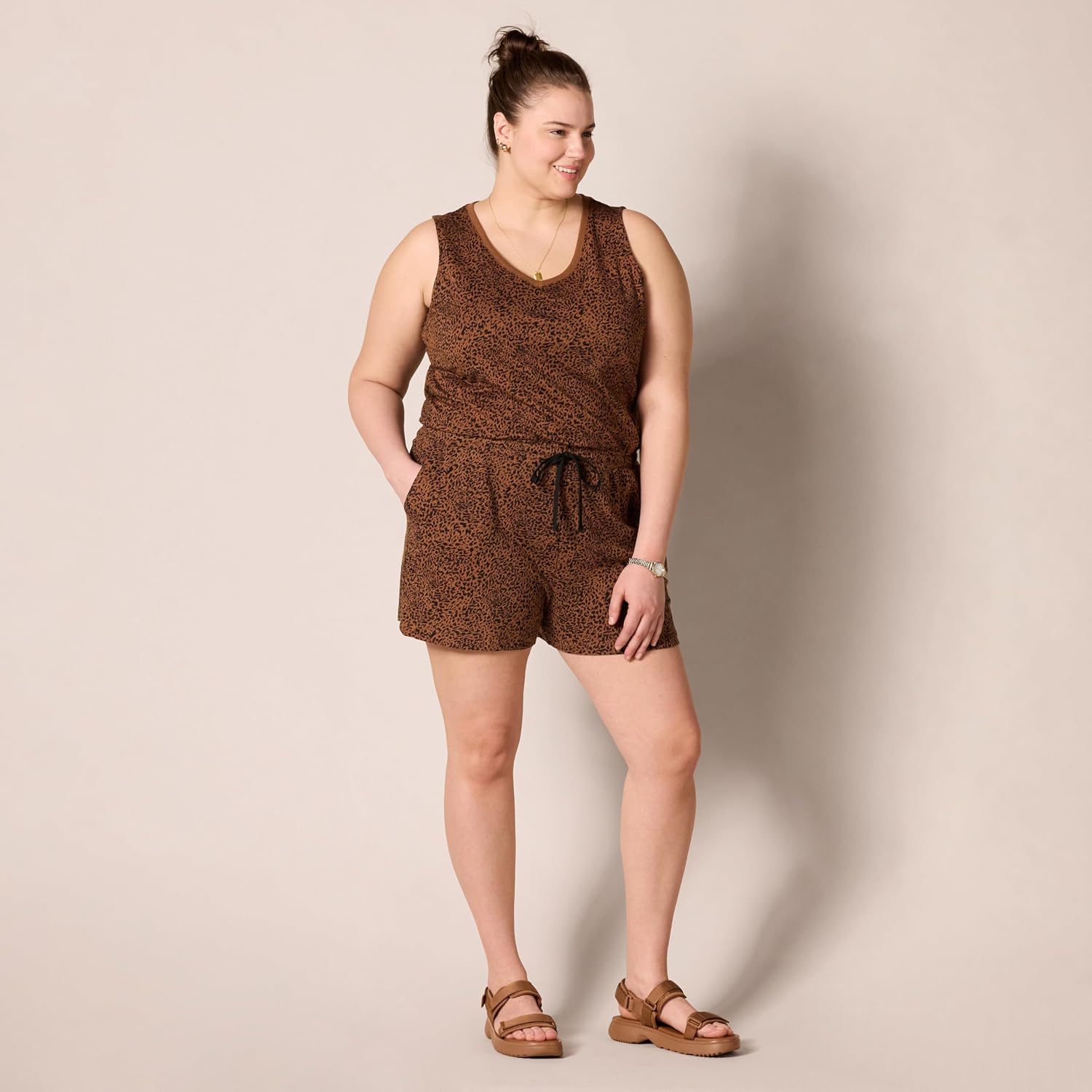 Thumbnail 5 de Amazon Essentials Studio Terry Romper