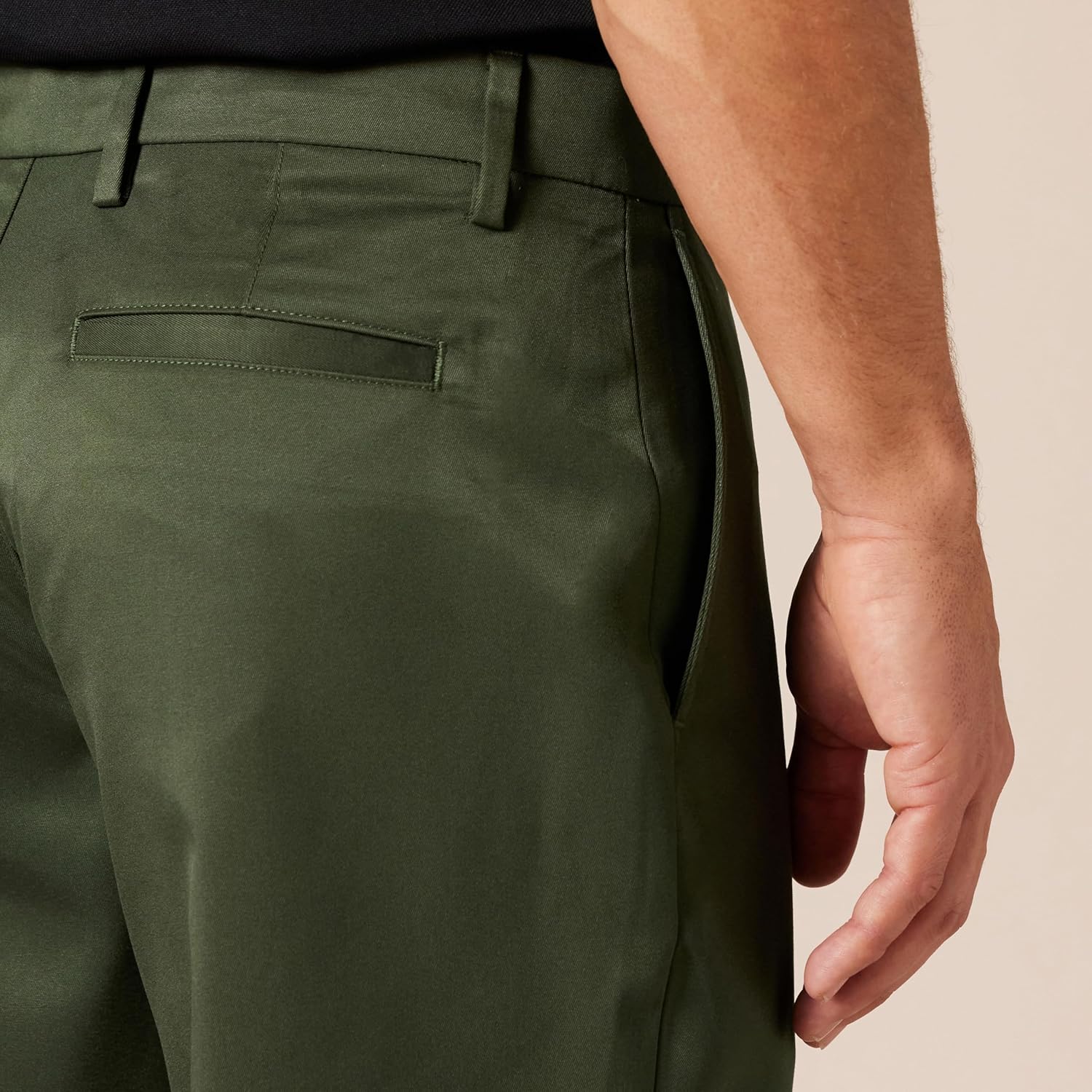 Thumbnail 3 de Amazon Essentials Men's Athletic-fit Stretch Golf Trousers (Available in Big and Tall)