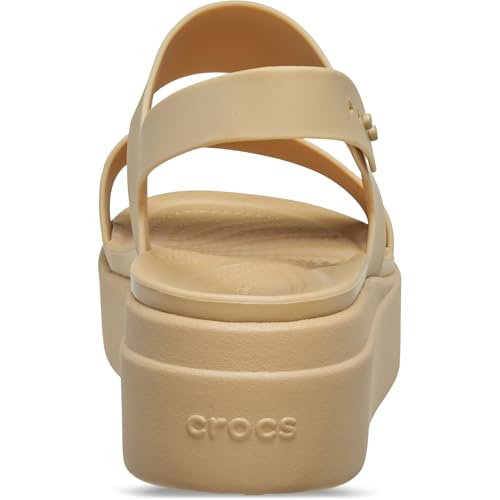 Detalle 2 de Crocs Brooklyn Low Wedge for Women – Cashew, UK Size 3 (Women)