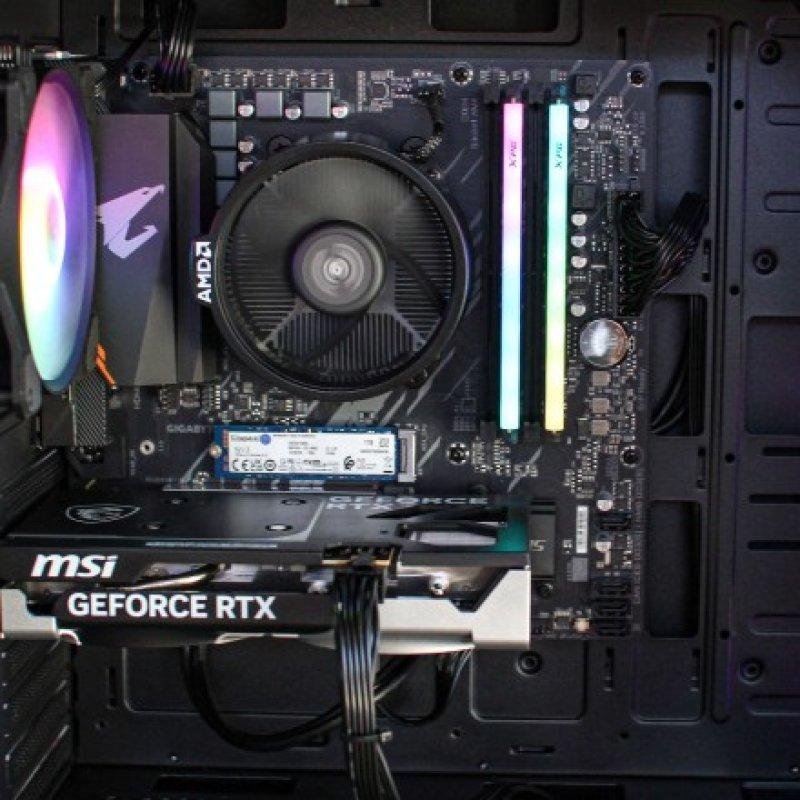 Detalle 2 de PCM Aeon Atmosfera: PC sobremesa con Ryzen 5 5500, RTX 5060 y 16 GB/1 TB NVMe