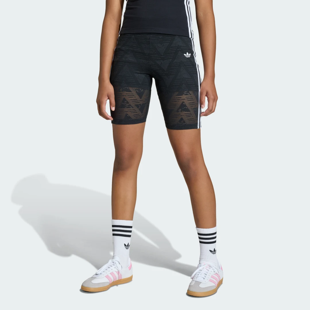 Detalle de Pantalón corto de ciclismo Lace de Adidas: para entrenamientos cómodos en rutas y carretera