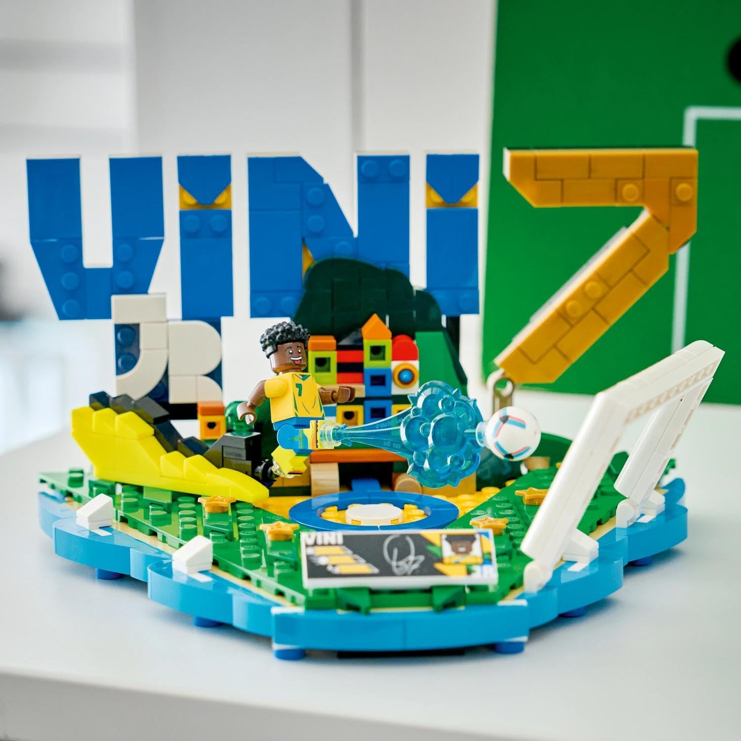 Thumbnail 6 de LEGO Editions Vini Jr. – Football Highlights 3D Display Model Kit (43027)