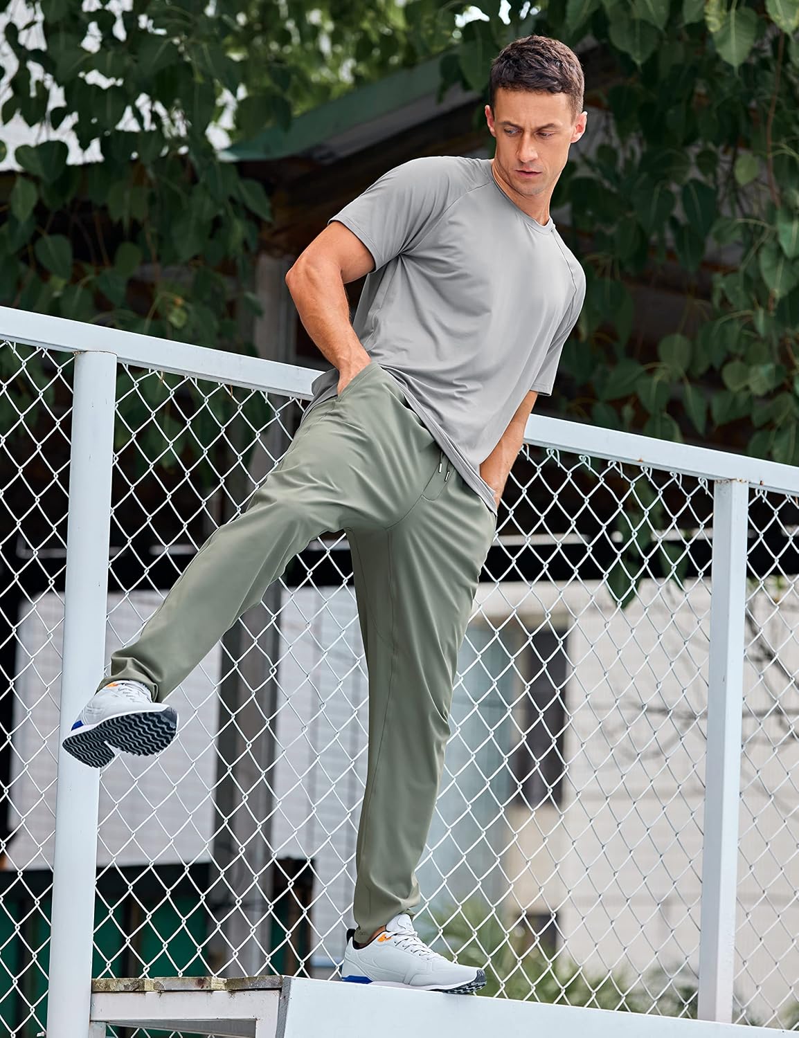 Detalle de CRZ YOGA Pantalon de Voyage de randonnée athlétique léger pour Hommes avec Poches – 76 cm