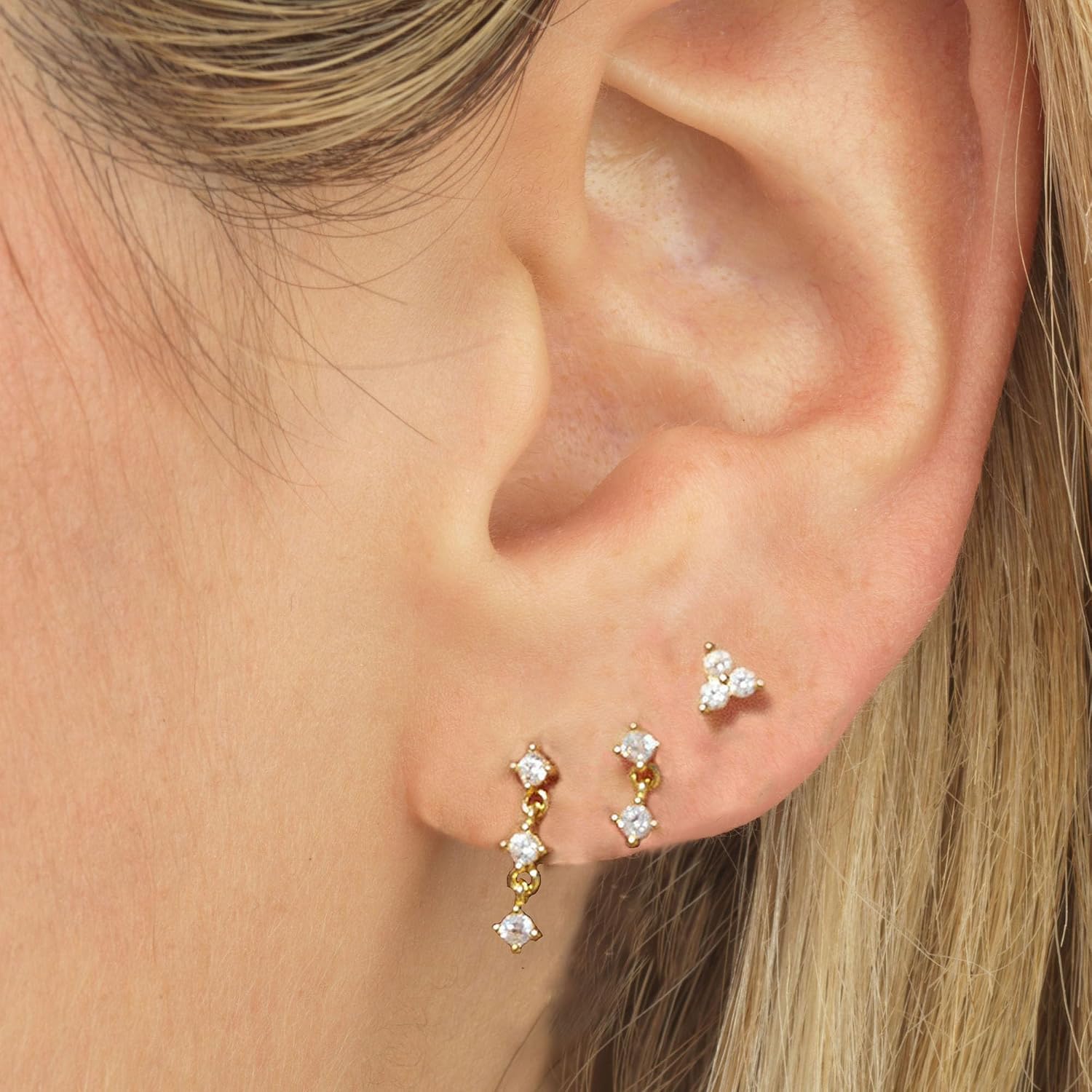 Detalle de SELSHE Gold Hoop Earrings 14k Gold-Plated