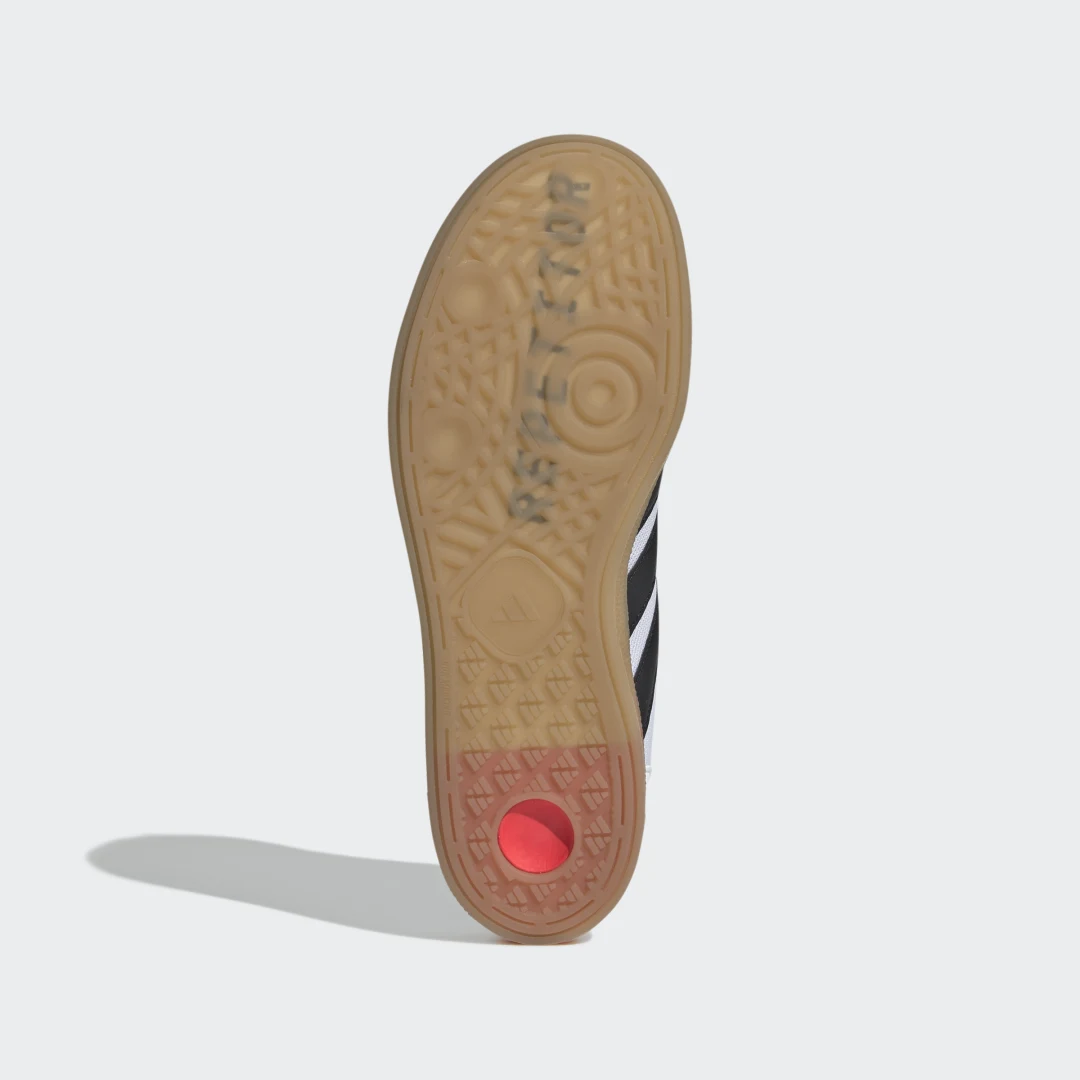 Detalle de Zapatilla de entrenamiento Spezial de Adidas – blanco