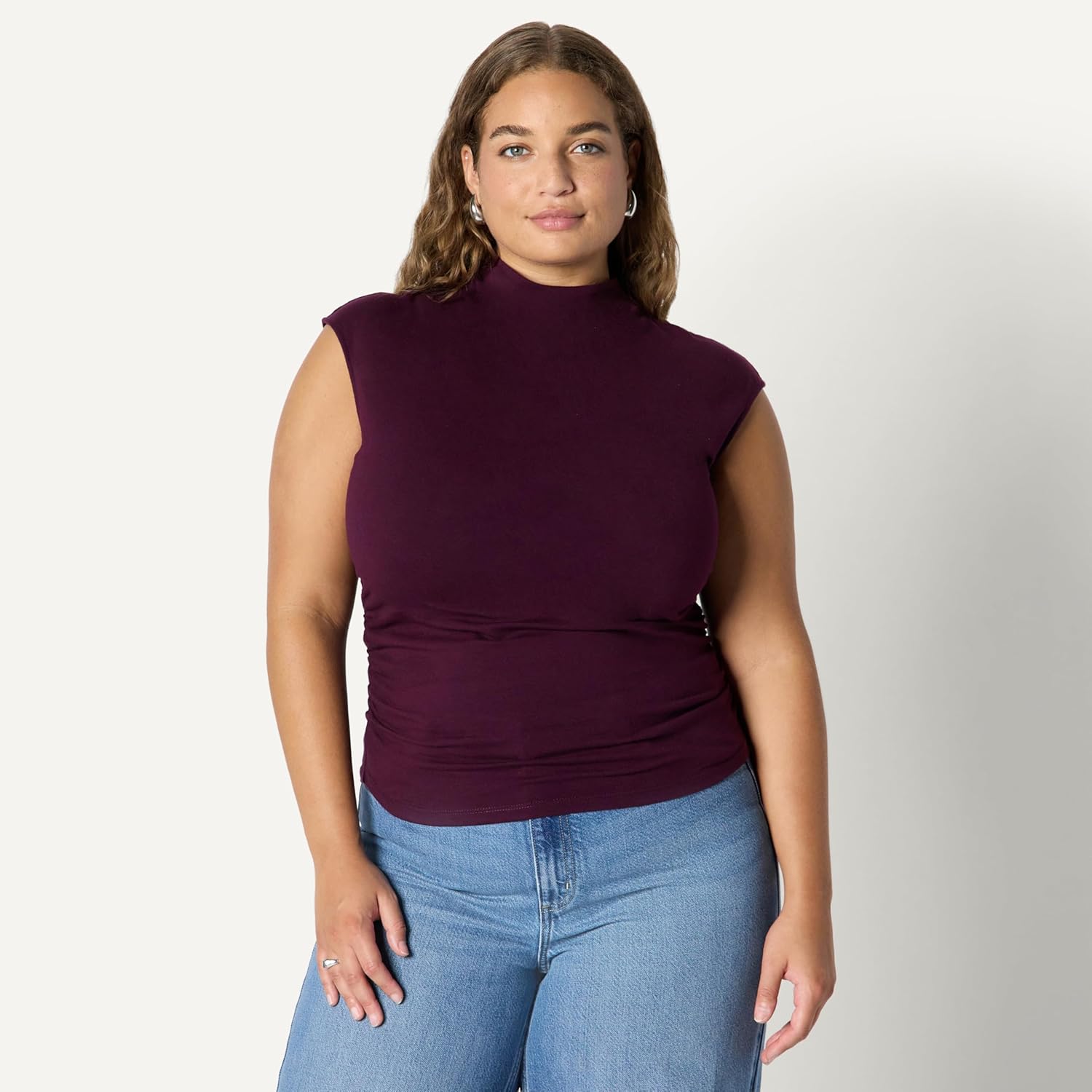 Thumbnail 5 de Amazon Essentials Women's Slim-Fit Sleeveless High-Neck Top
