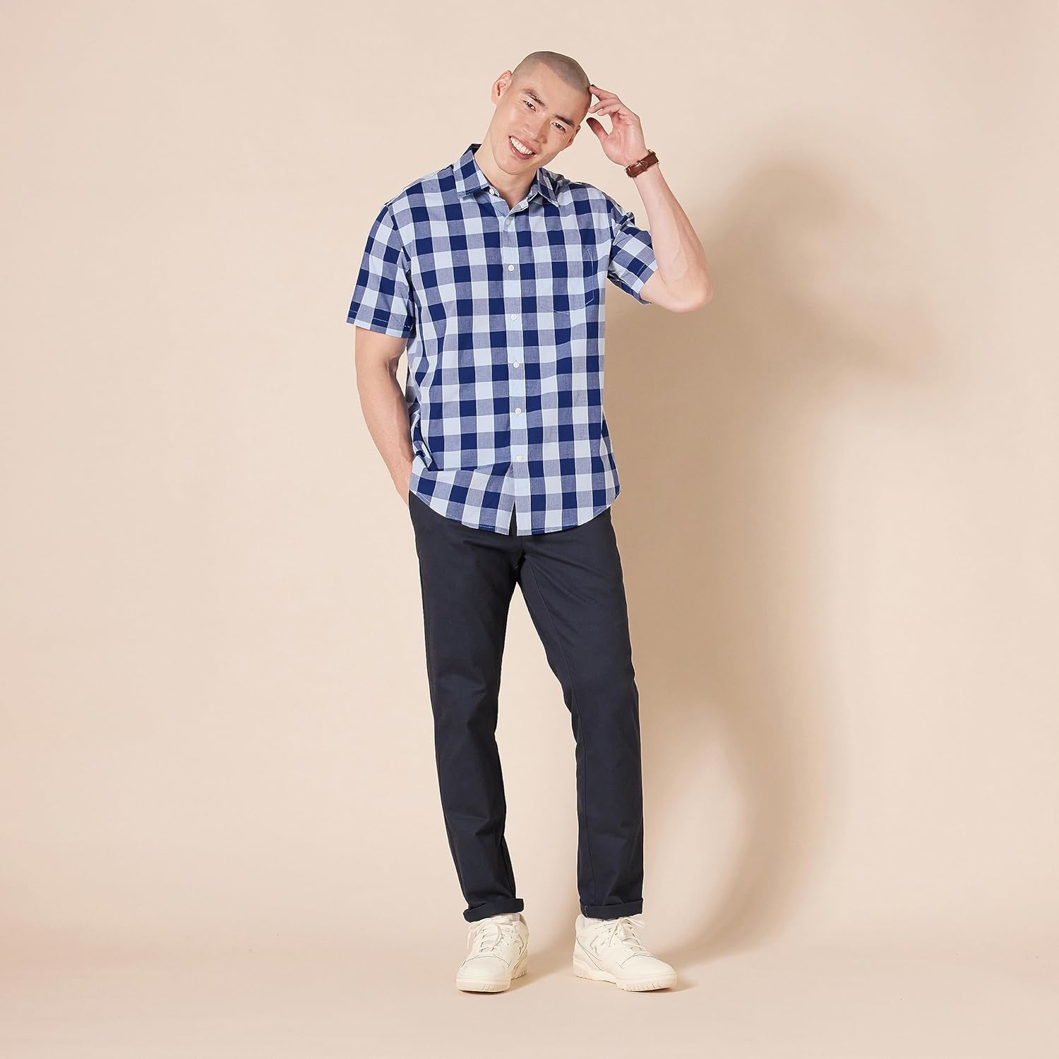 Thumbnail 2 de Amazon Essentials Men’s Regular-Fit Short-Sleeve Poplin Shirt