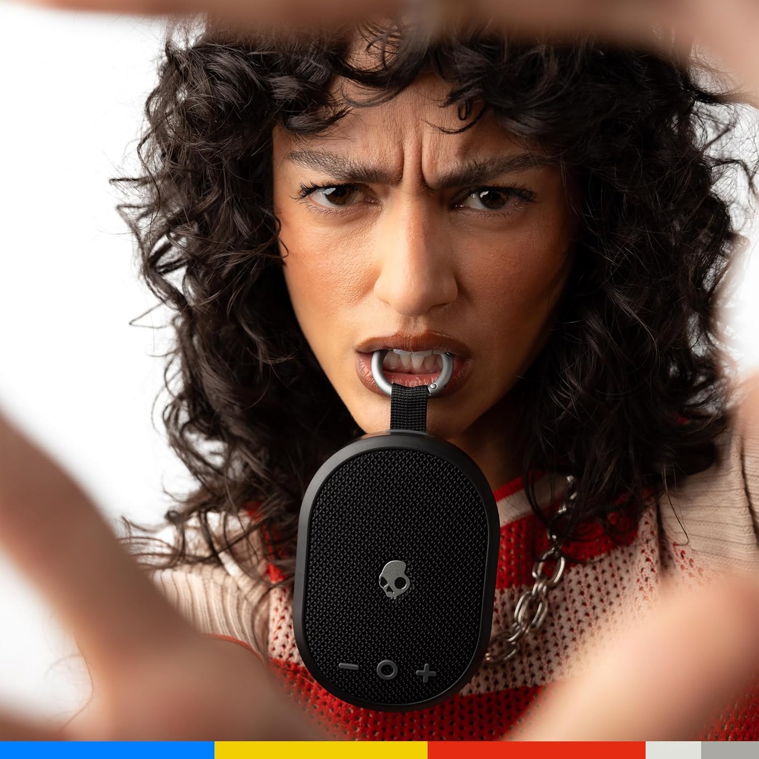 Detalle de Skullcandy Kilo Wireless: Tragbarer, wasserdichter Bluetooth-Lautsprecher mit 24 Std. Akku und integriertem Trageriemen