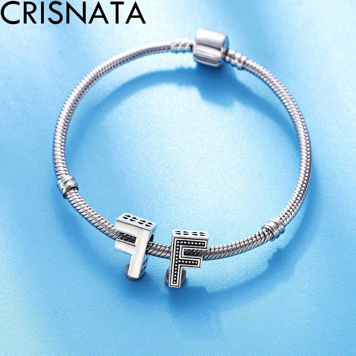 Detalle de CRISNATA Vintage Initial F Charm in 925 Sterling Silver – Openwork 4‑Leaf Clover, Fits European Bracelets