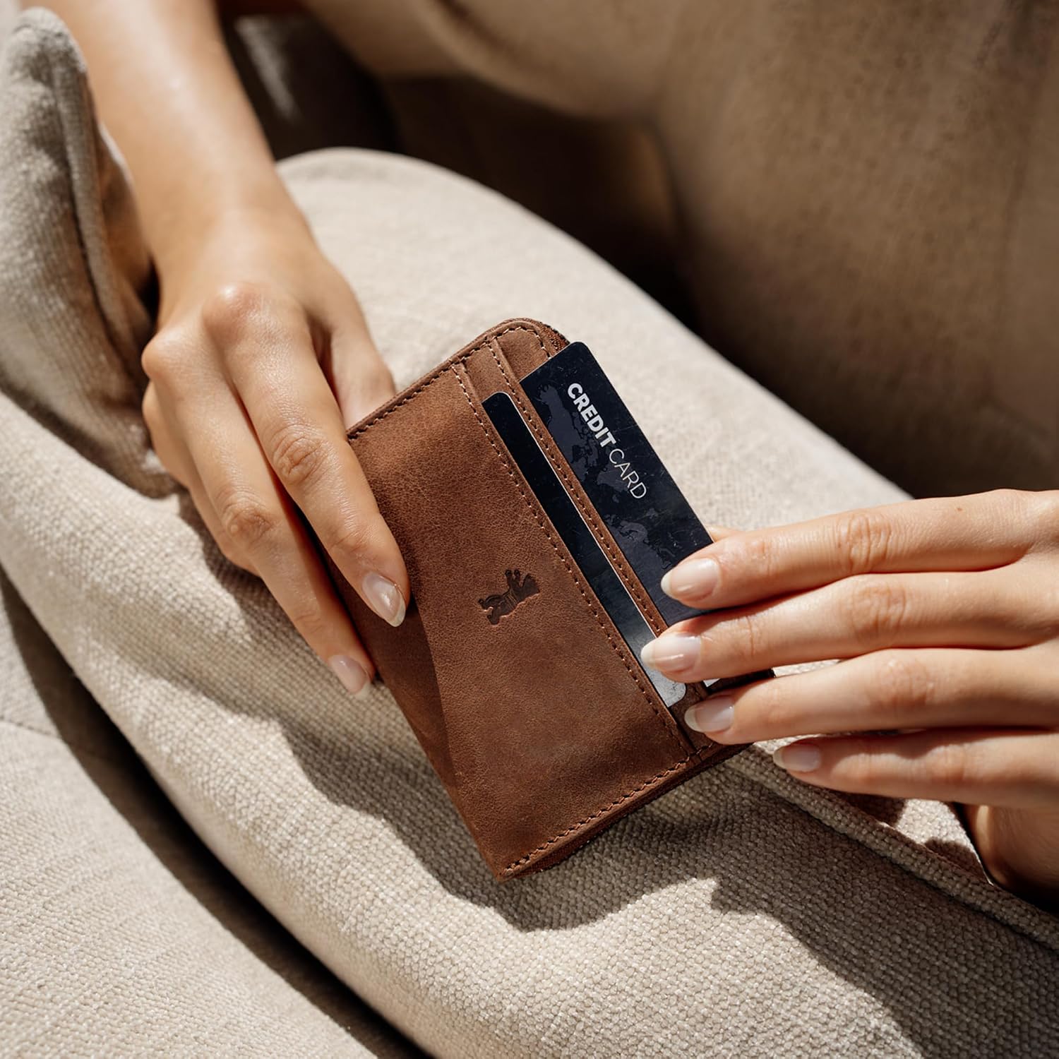 Thumbnail 1 de Berliner Bags Elsa Petit Portefeuille en cuir marron avec protection RFID, format compact