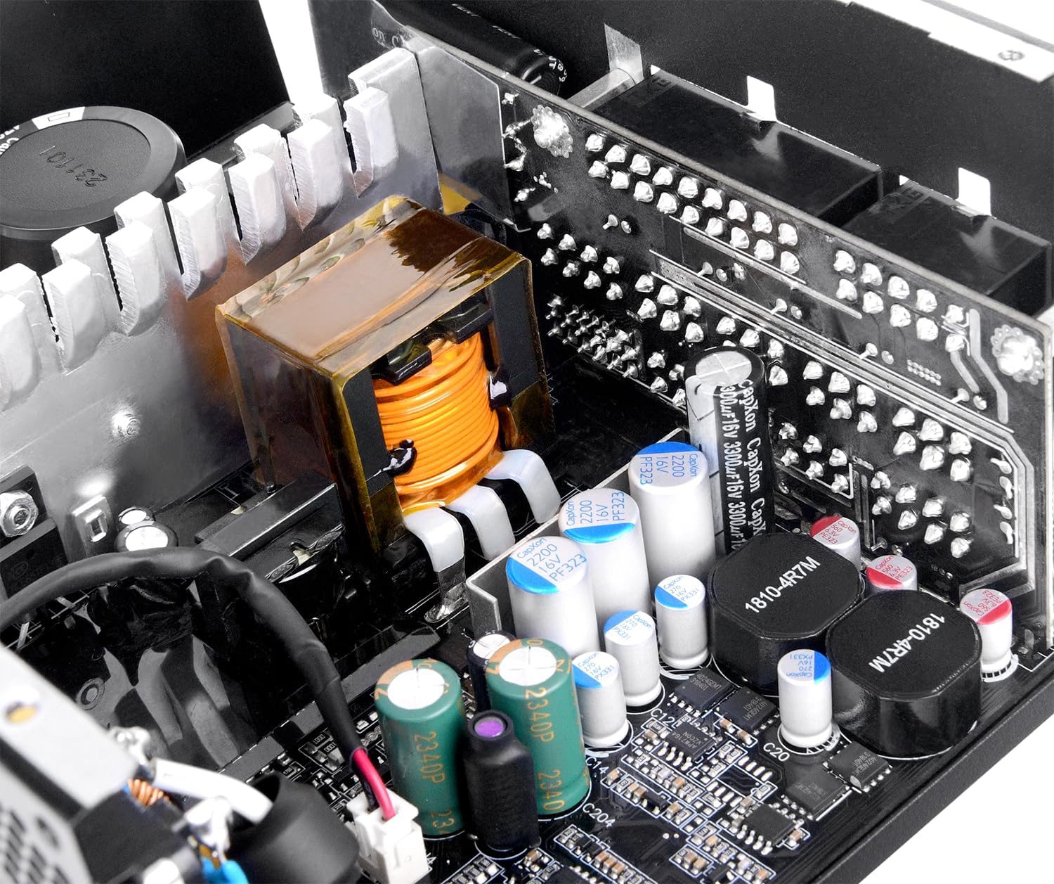 Detalle de Thermaltake Toughpower GT 850W Netzteil – ATX 3.1, 80 Plus Gold, vollmodular, PCIe 5.1