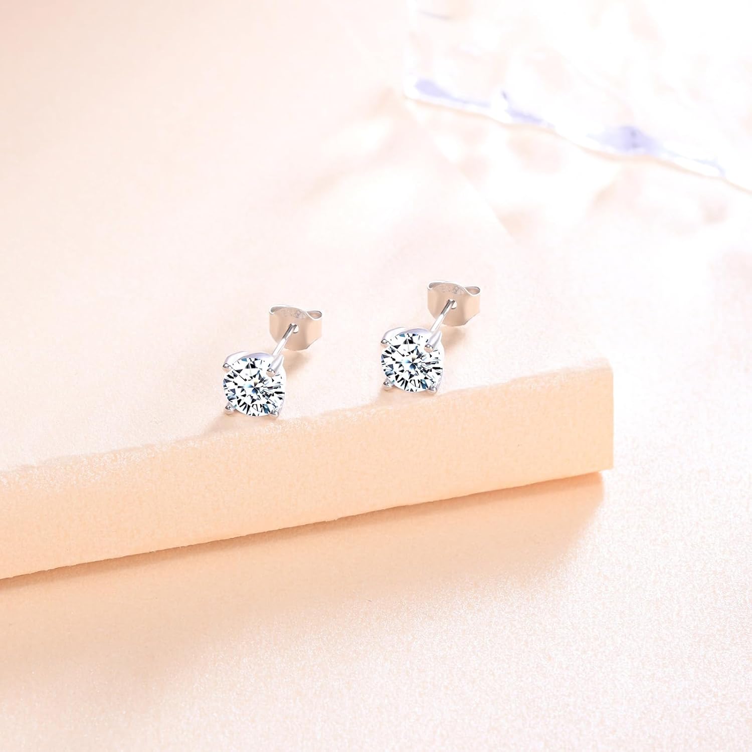 Detalle de MOOFUN 6mm Zirkonia Ohrstecker – 925 Silber, hypoallergen, vielseitig und leicht