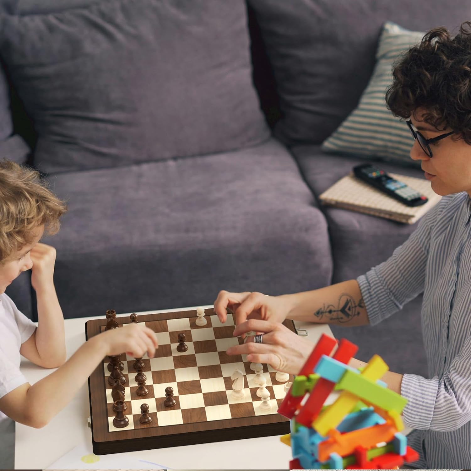 Thumbnail 2 de Puecrof 38 cm Holz Klapp-Schach- und Dame-Set – 2-in-1 Brettspiel mit handgefertigten Figuren