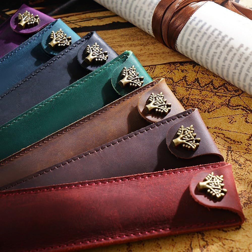 Detalle 2 de DONGKER Leather Pen Case — Vintage Snap Button Pencil Pouch
