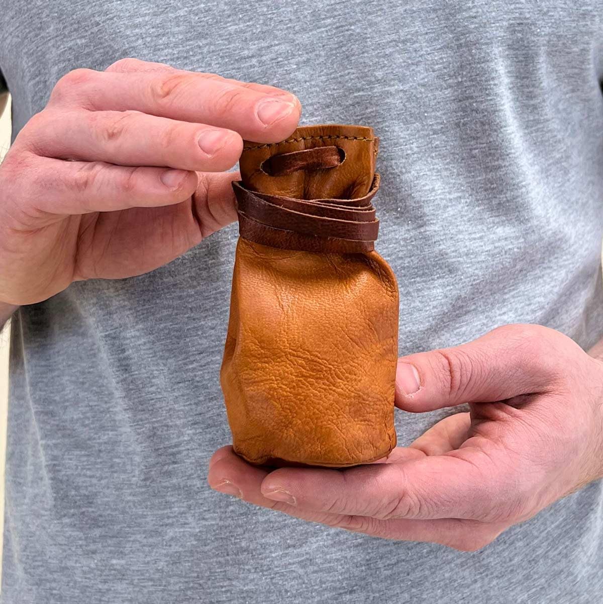 Detalle de Gusti Geldbeutel Leder – Arlo Beutel Säckchen aus Ziegenleder, Vintage Braun