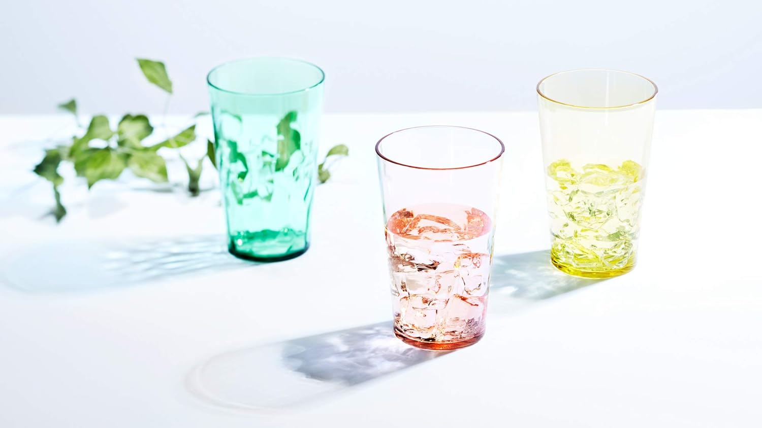 Detalle de SCANDINOVIA 1 Pint Unbreakable Tritan Drinking Glasses (Set of 6) – BPA Free, Stackable